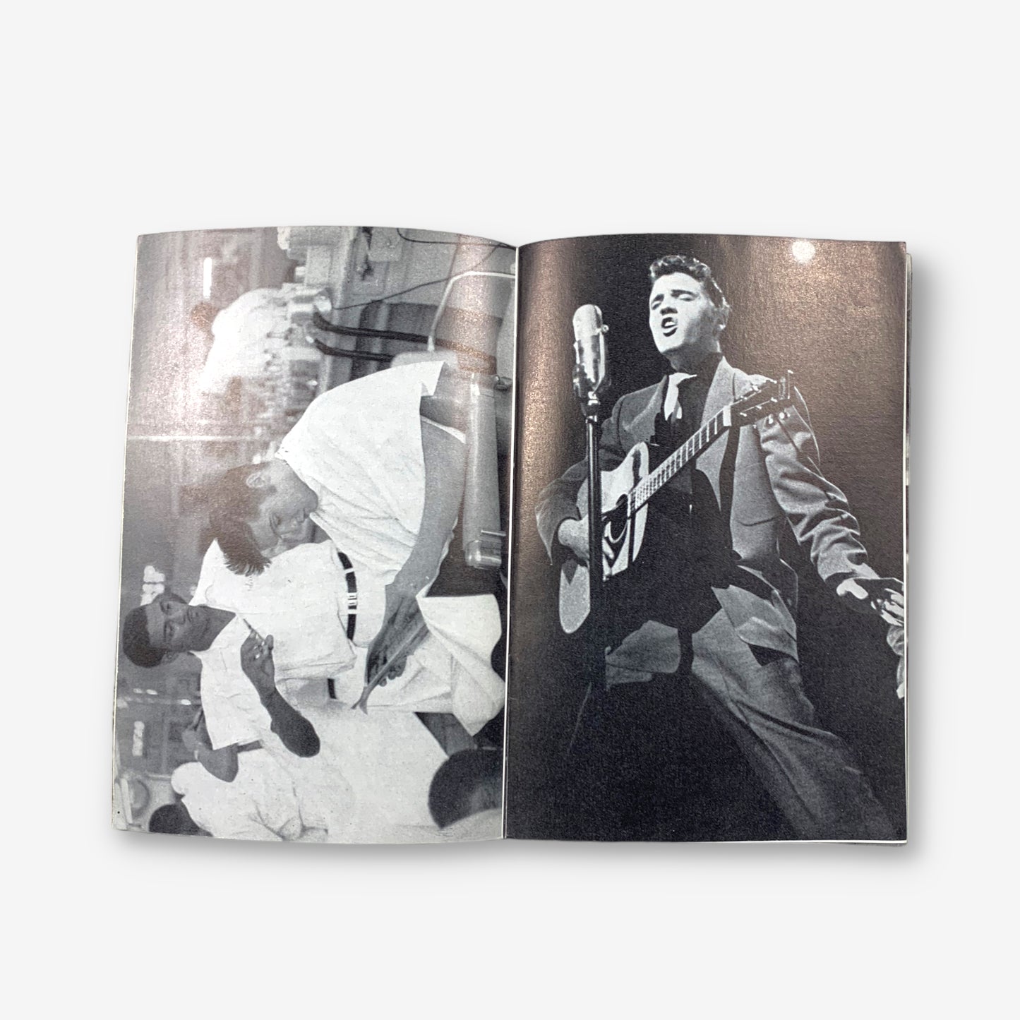 Elvis Monthly Issue 10 - 1963 Elvis Presley A6 Paper Magazine