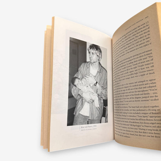 Heavier Than Heaven - The Biography Of Kurt Cobain - 2001 Paperback Biography Book (Charles R. Cross
