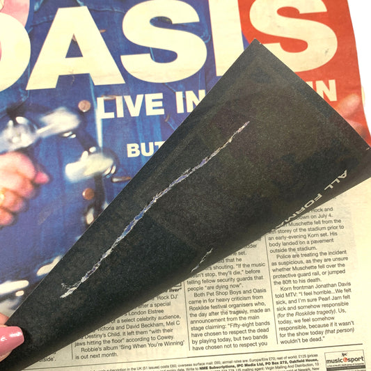 2000 Oasis - 'We Ain't Splitting Up!' - NME Magazine
