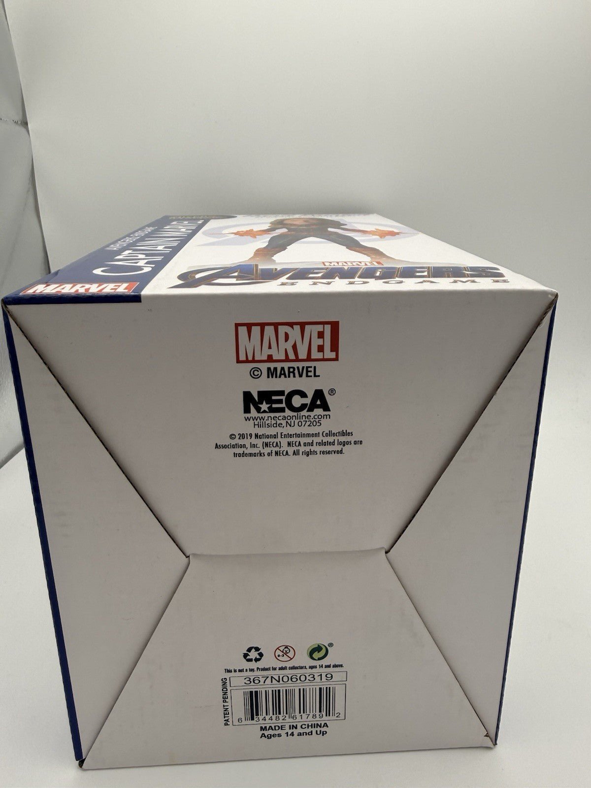 NECA: AVENGERS 4 - CAPTAIN MARVEL HEAD KNOCKER